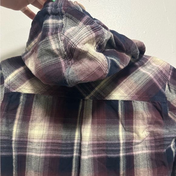 Carhartt Women's Beartooth Hooded Flannel Shirt - Picture 8 of 10